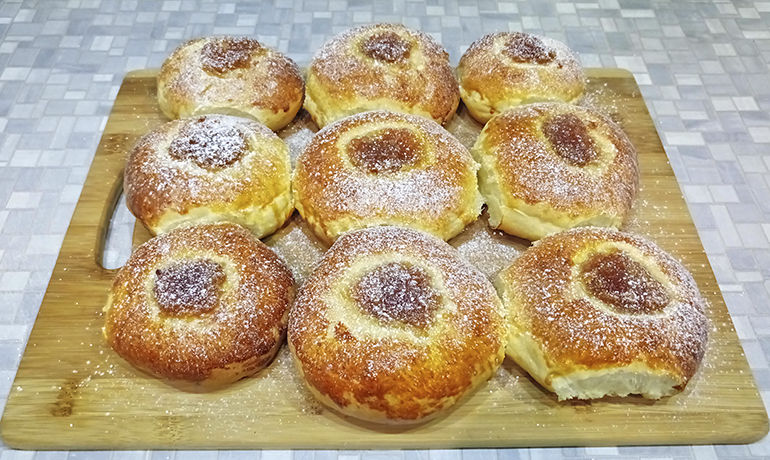 Булочки с яблочным джемом